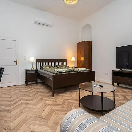 Ghetto - Gozsdu Stnd- Pollack * Budapest