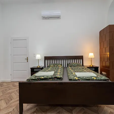 Apartment Ghetto - Gozsdu Stnd- Pollack *