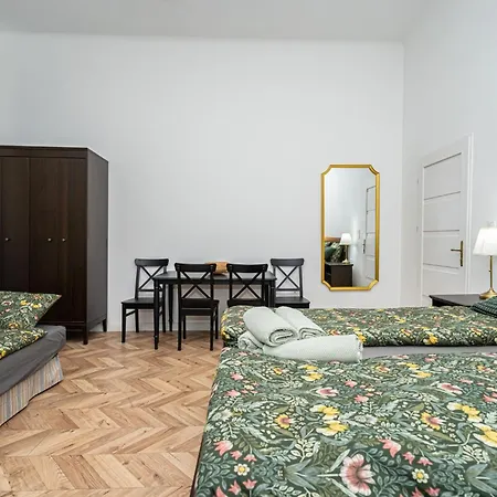 Apartment Ghetto - Gozsdu Stnd- Pollack *