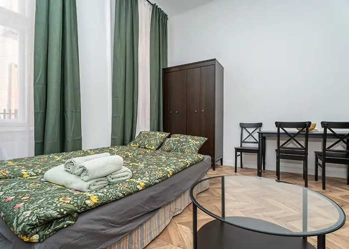 Pollack * Budapest